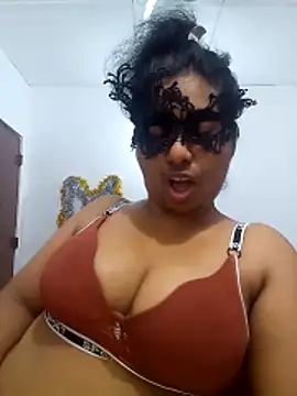 Snapshot of Expose_Queen chatting on 04-19-26, 06:32 Expose Queen online show from 04-19-26, 06:32