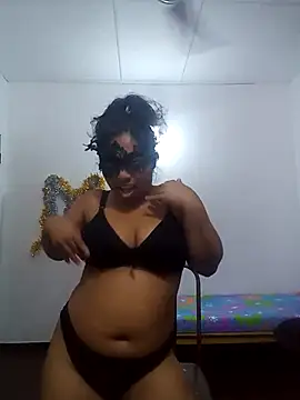Snapshot of Expose_Queen chatting on 04-27-26, 06:06 Expose Queen online show from 04-27-26, 06:06