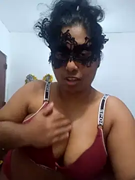 Snapshot of Expose_Queen chatting on 05-13-26, 04:37 Expose Queen online show from 05-13-26, 04:37
