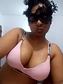 Snapshot of Expose_Queen chatting on 05-15-26, 04:58 Expose Queen online show from 05-15-26, 04:58