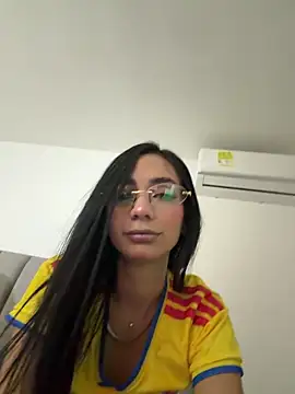 DerryAndIzzy online show from 06-28-26, 03:56