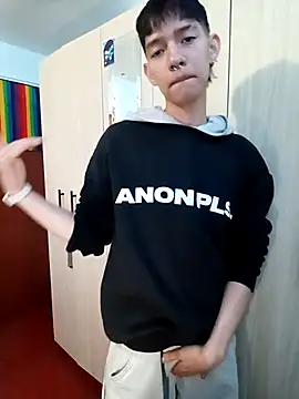 heyy noah11 online show from 10-26-25, 01:22