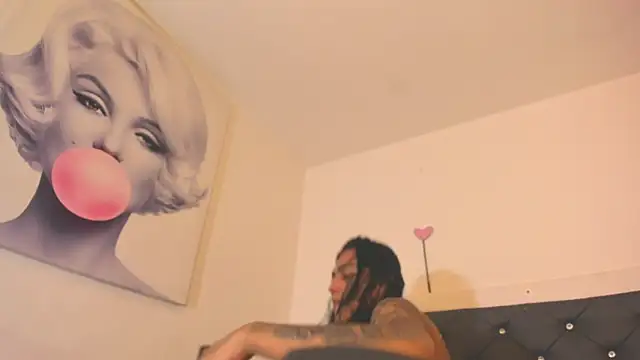 Snapshot of BiancaValentinna chatting on 10-29-25, 05:58 BiancaValentinna online show from 10-29-25, 05:58