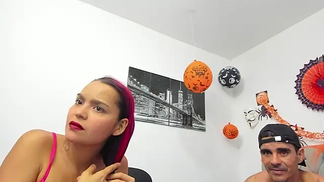 Snapshot of Sofi_And_Santy chatting on 10-18-25, 01:30 Sofi And Santy online show from 10-18-25, 01:30