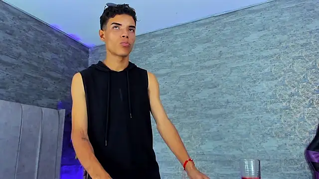 jhojan foxxx  online show from 11-12-25, 08:59