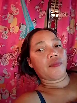 Snapshot of sweet_lara33 chatting on 11-11-25, 08:03 sweet lara33 online show from 11-11-25, 08:03