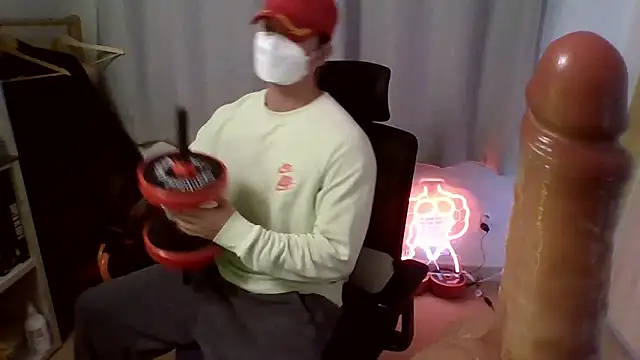 Snapshot of redcap1111 chatting on 11-29-25, 11:24 redcap1111 online show from 11-29-25, 11:24