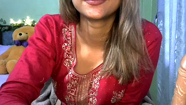 Snapshot of sanskari_girl chatting on 05-12-26, 03:03 sanskari girl online show from 05-12-26, 03:03