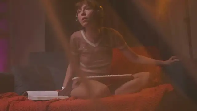 Snapshot of your_carrie chatting on 11-12-25, 10:26 your carrie online show from 11-12-25, 10:26