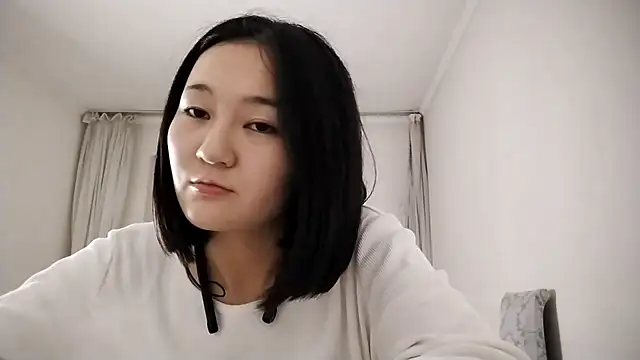 Lyndasilk online show from 10-14-25, 03:13