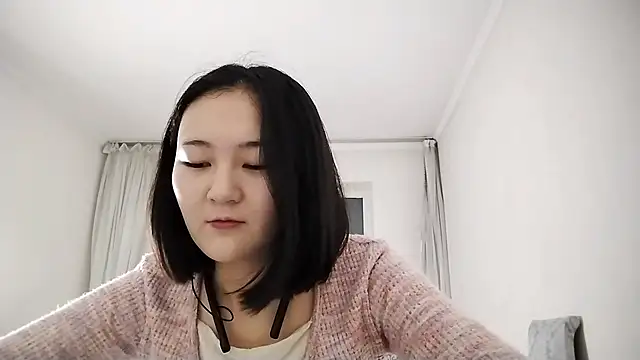 Lyndasilk online show from 10-15-25, 02:28