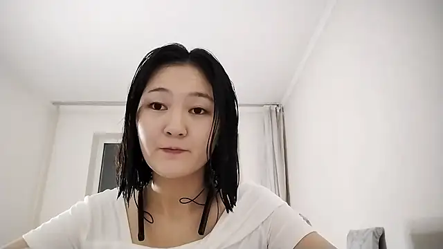 Lyndasilk online show from 10-16-25, 02:07