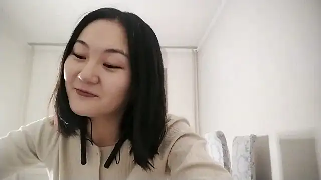 Lyndasilk online show from 11-12-25, 02:17