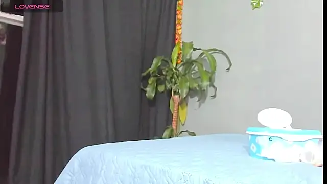 Sharlott smith online show from 10-23-25, 11:46