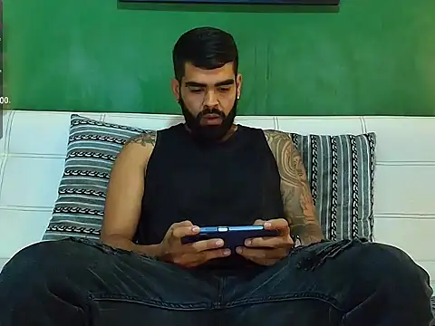 Snapshot of black_kameron_ chatting on 11-13-25, 11:58 black kameron online show from 11-13-25, 11:58