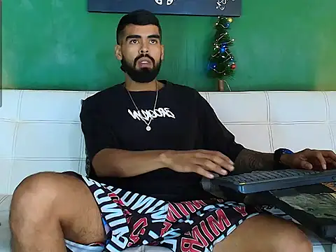 Snapshot of black_kameron_ chatting on 12-14-25, 08:46 black kameron online show from 12-14-25, 08:46