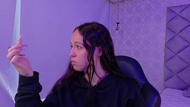 CARO ADAMS1 online show from 11-19-25, 12:05