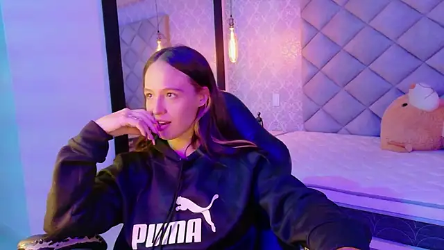 CARO ADAMS1 online show from 11-25-25, 11:32