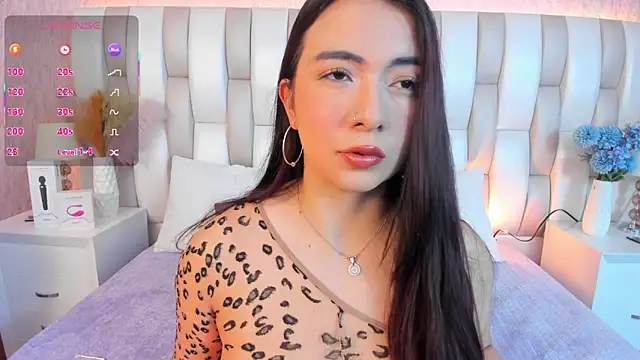 Ari lynn  online show from 12-17-25, 05:35