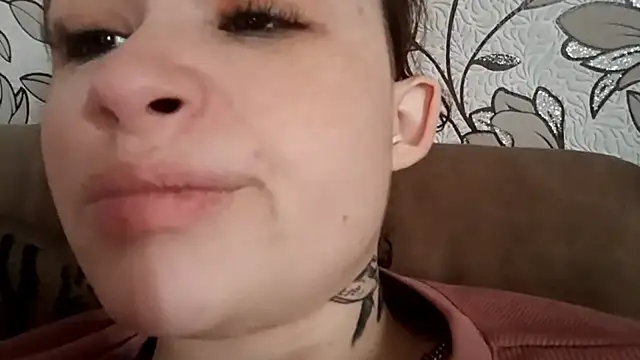FrostNymph online show from 10-19-25, 07:42