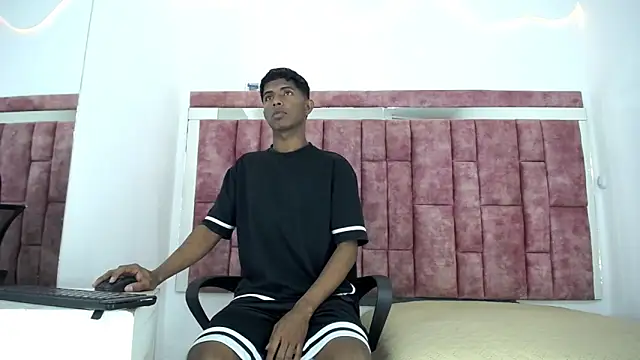 Mick storm online show from 03-05-26, 07:10