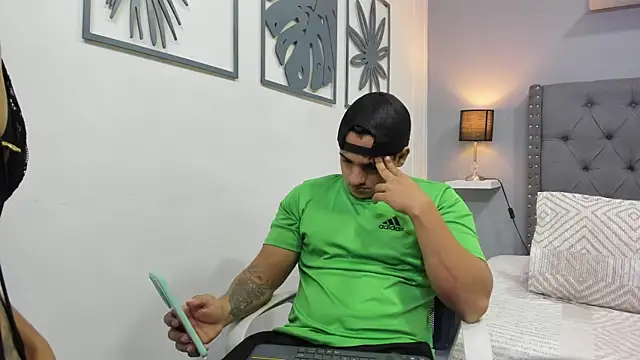 Snapshot of violeta_and_maxx chatting on 12-01-25, 11:54 violeta and maxx online show from 12-01-25, 11:54