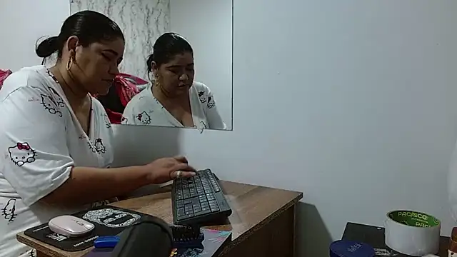  Danna Milf  online show from 11-27-25, 12:40