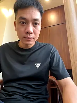 Snapshot of Live-tong chatting on 10-14-25, 09:32 Live-tong online show from 10-14-25, 09:32