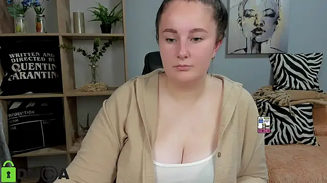 Snapshot of Undinna chatting on 10-16-25, 02:51 Undinna online show from 10-16-25, 02:51