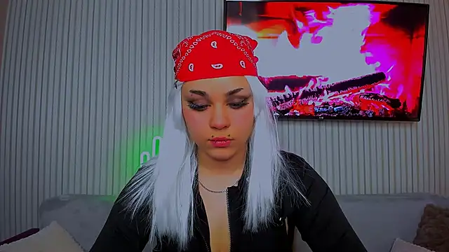 EricaHoff23 online show from 10-17-25, 07:33