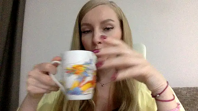 Snapshot of Neralith chatting on 05-28-26, 05:54 Neralith online show from 05-28-26, 05:54