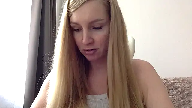 Snapshot of Neralith chatting on 07-18-26, 11:25 Neralith online show from 07-18-26, 11:25