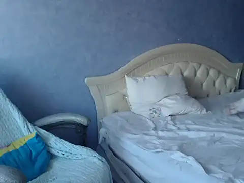 Snapshot of LuckyLisa23 chatting on 10-15-25, 09:42 LuckyLisa23 online show from 10-15-25, 09:42