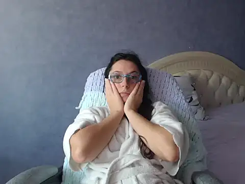 Snapshot of LuckyLisa23 chatting on 11-06-25, 09:21 LuckyLisa23 online show from 11-06-25, 09:21