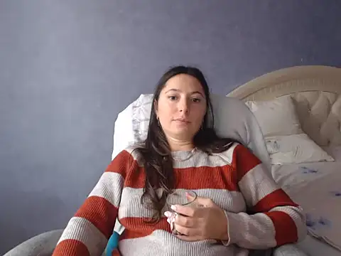 Snapshot of LuckyLisa23 chatting on 11-19-25, 10:15 LuckyLisa23 online show from 11-19-25, 10:15