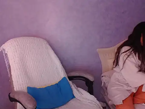 Snapshot of LuckyLisa23 chatting on 01-05-26, 05:38 LuckyLisa23 online show from 01-05-26, 05:38