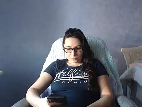 Snapshot of LuckyLisa23 chatting on 03-27-26, 02:50 LuckyLisa23 online show from 03-27-26, 02:50