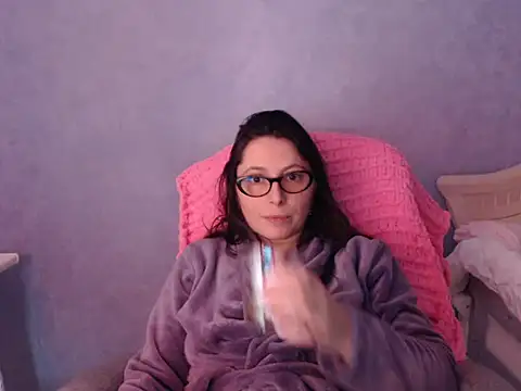 Snapshot of LuckyLisa23 chatting on 04-13-26, 10:37 LuckyLisa23 online show from 04-13-26, 10:37