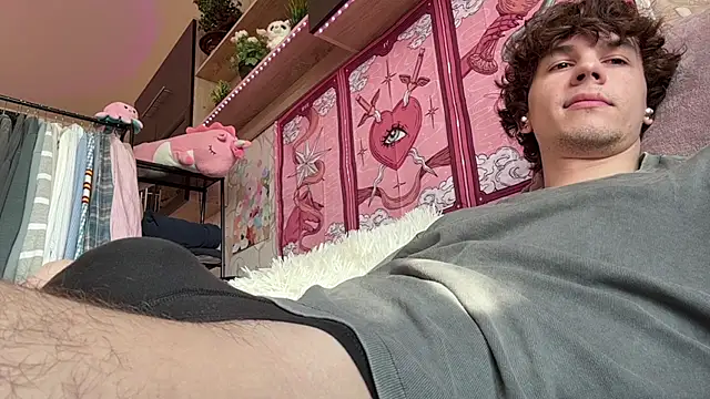 Jeremy1Scott online show from 04-06-26, 04:57