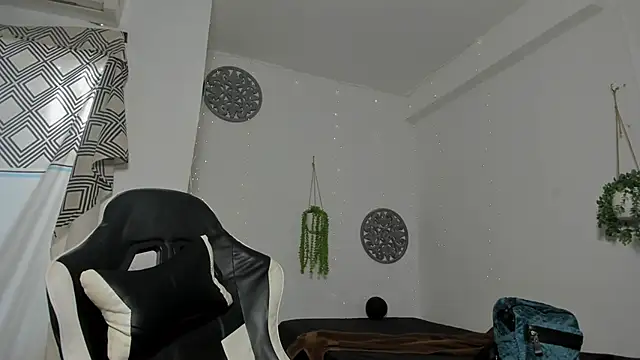 Hotblosson online show from 10-24-25, 02:35