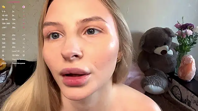 Snapshot of VictoriaMystery chatting on 11-01-25, 01:02 VictoriaMystery online show from 11-01-25, 01:02