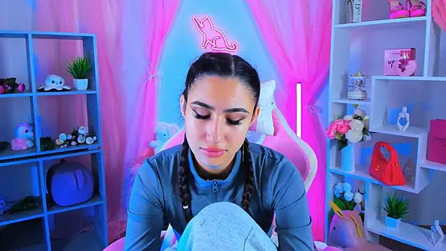 RebeckaThornton online show from 10-30-25, 06:26