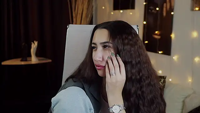 Snapshot of RebeckaThornton chatting on 12-23-25, 10:02 RebeckaThornton online show from 12-23-25, 10:02