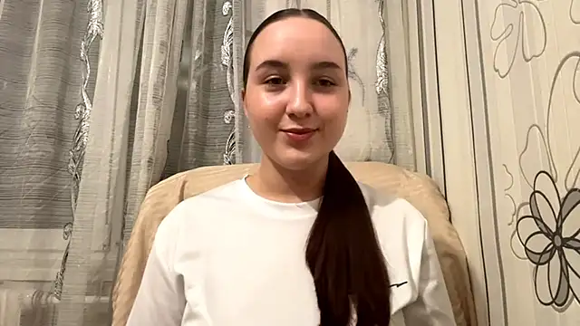 Snapshot of DaisyMolly chatting on 10-14-25, 09:04 DaisyMolly online show from 10-14-25, 09:04