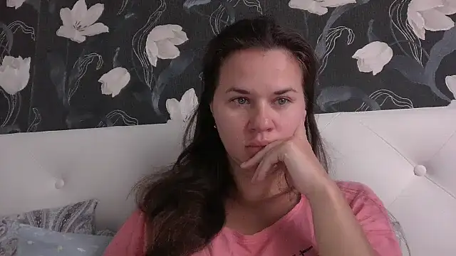 GiaaCaranggi online show from 10-15-25, 05:07