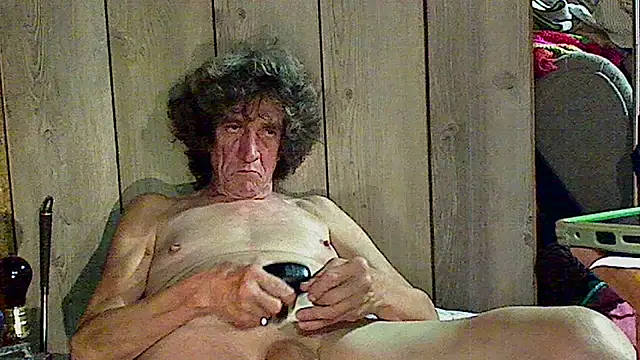 Snapshot of OldManOnline chatting on 11-07-25, 07:19 OldManOnline online show from 11-07-25, 07:19