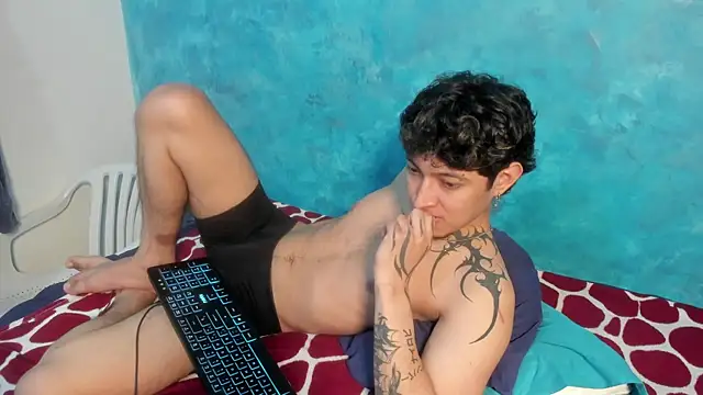 Snapshot of Sky_Wild chatting on 01-14-26, 05:35 Sky Wild online show from 01-14-26, 05:35