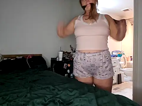 mommiixpooks online show from 10-13-25, 06:35
