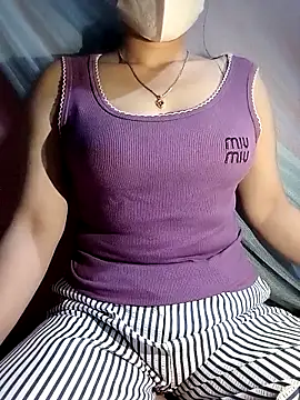 Snapshot of LalayCii chatting on 10-13-25, 09:20 LalayCii online show from 10-13-25, 09:20