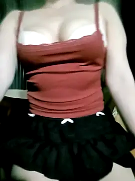 Snapshot of LalayCii chatting on 10-14-25, 11:33 LalayCii online show from 10-14-25, 11:33